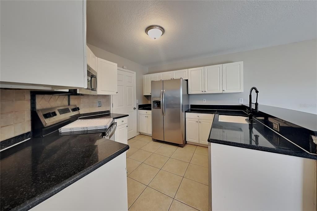 For Rent: $2,499 (4 beds, 2 baths, 1633 Square Feet)