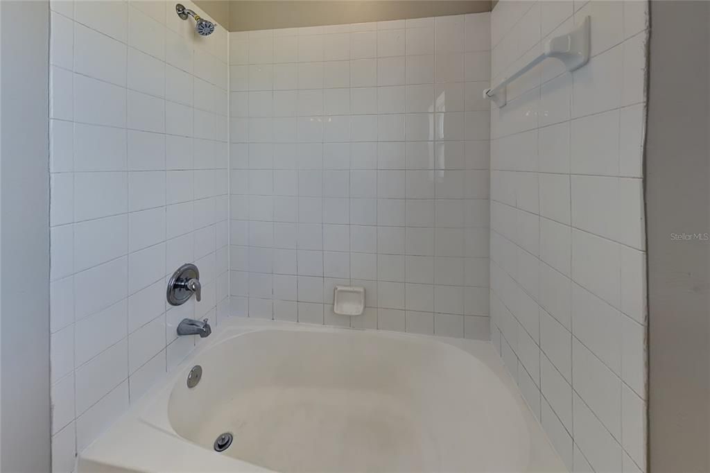 For Rent: $2,499 (4 beds, 2 baths, 1633 Square Feet)
