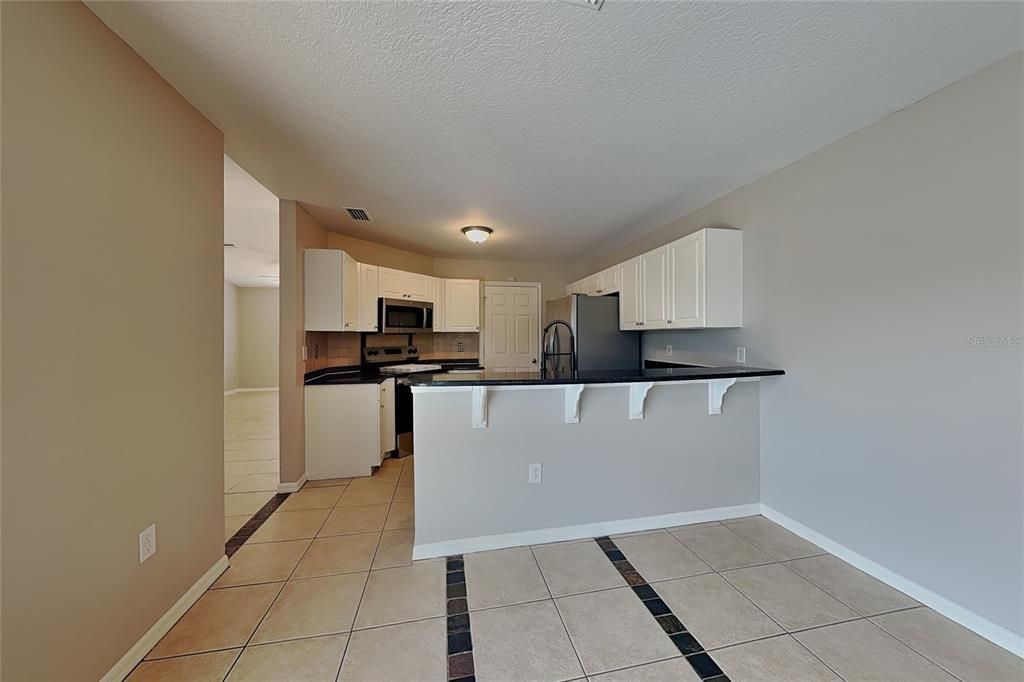 For Rent: $2,499 (4 beds, 2 baths, 1633 Square Feet)