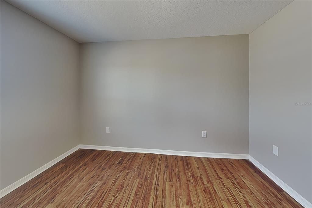 For Rent: $2,499 (4 beds, 2 baths, 1633 Square Feet)