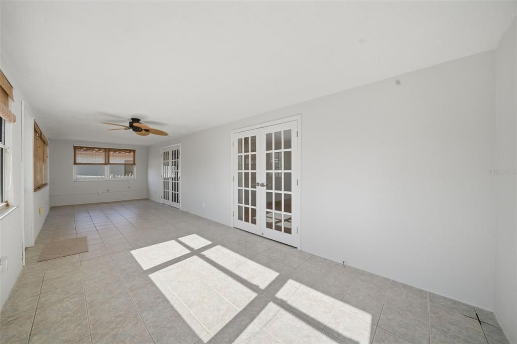 For Sale: $343,711 (2 beds, 2 baths, 1562 Square Feet)