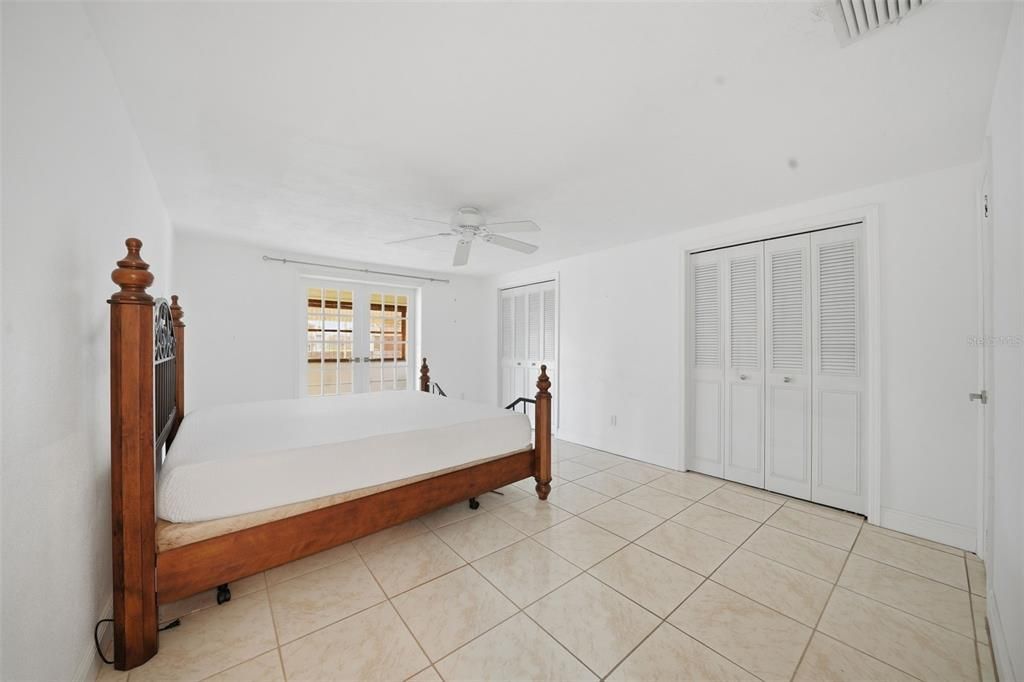 For Sale: $343,711 (2 beds, 2 baths, 1562 Square Feet)