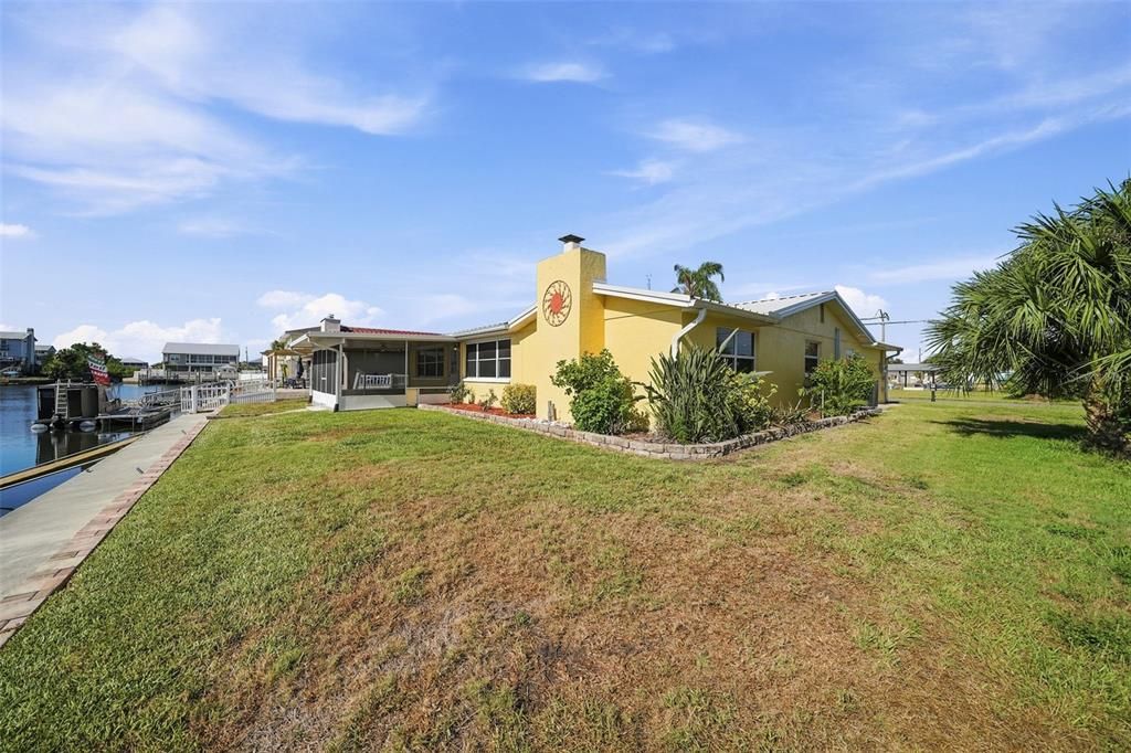 For Sale: $343,711 (2 beds, 2 baths, 1562 Square Feet)