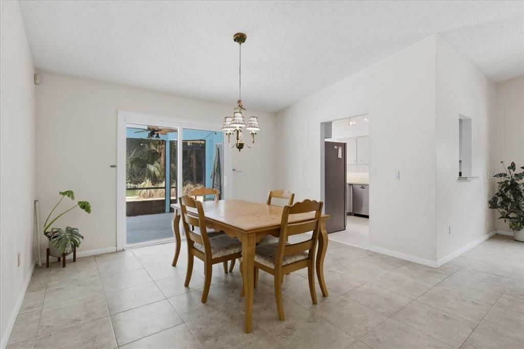 En Venta: $349,999 (3 camas, 2 baños, 1750 Pies cuadrados)