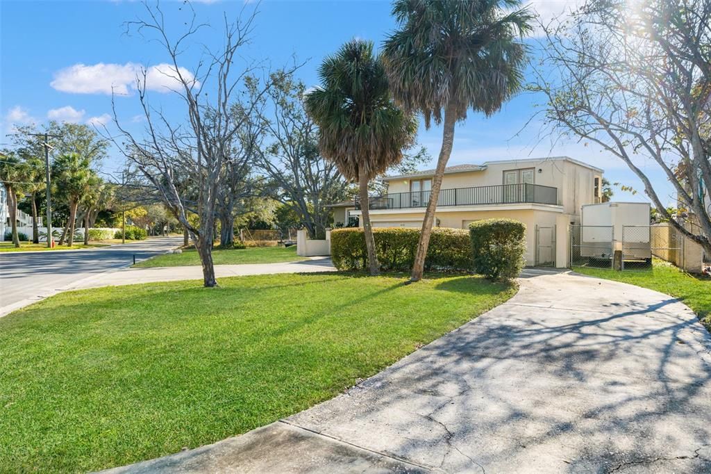 En Venta: $3,000,000 (4 camas, 4 baños, 3515 Pies cuadrados)