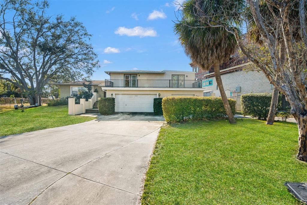 En Venta: $3,000,000 (4 camas, 4 baños, 3515 Pies cuadrados)