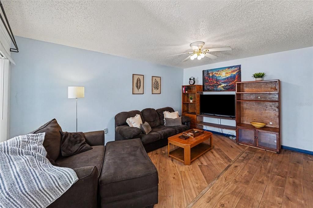 En Venta: $189,999 (2 camas, 1 baños, 1085 Pies cuadrados)