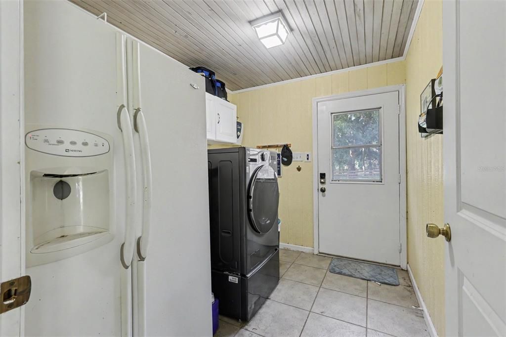 For Sale: $418,000 (3 beds, 2 baths, 1884 Square Feet)