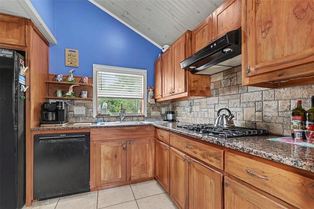 En Venta: $425,000 (3 camas, 2 baños, 1884 Pies cuadrados)
