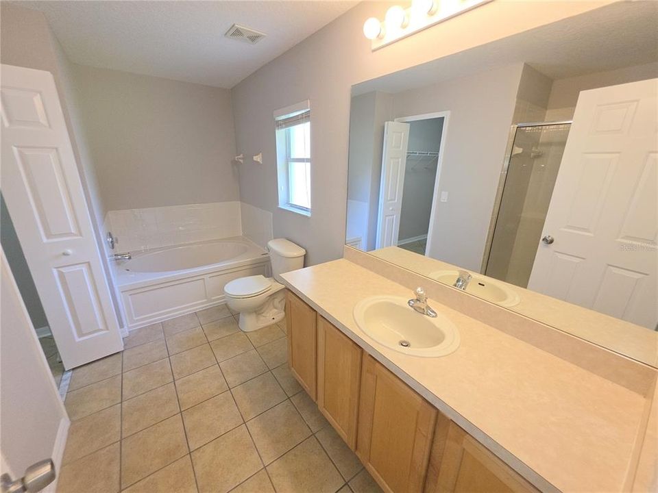 For Sale: $349,900 (3 beds, 2 baths, 1732 Square Feet)