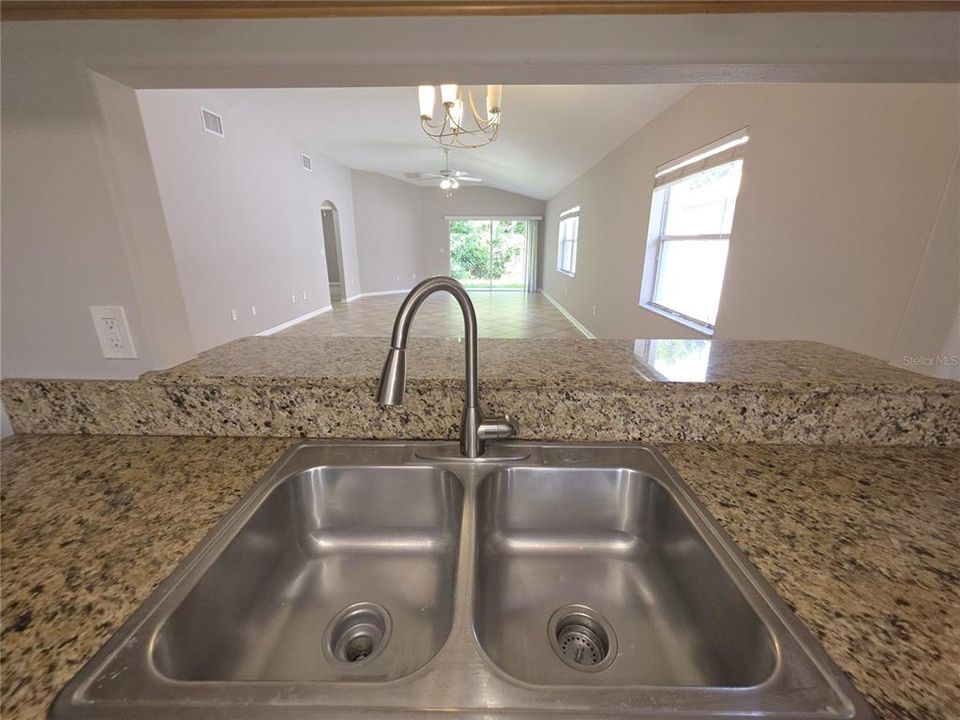 For Sale: $349,900 (3 beds, 2 baths, 1732 Square Feet)