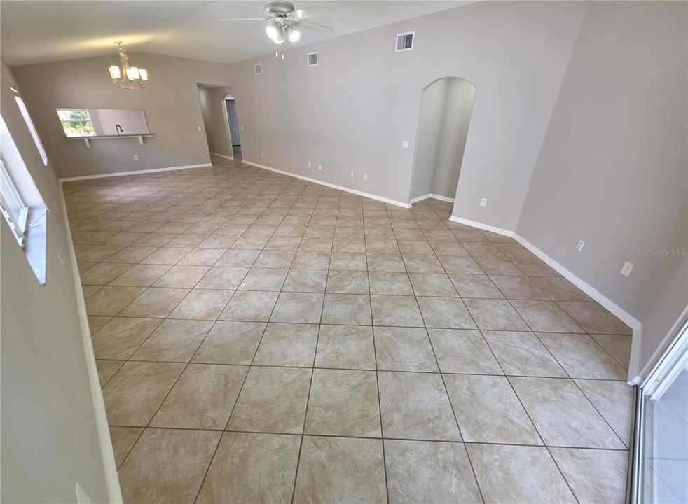 For Sale: $349,900 (3 beds, 2 baths, 1732 Square Feet)