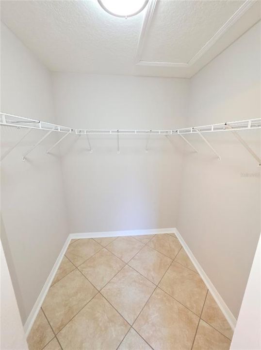 For Sale: $349,900 (3 beds, 2 baths, 1732 Square Feet)