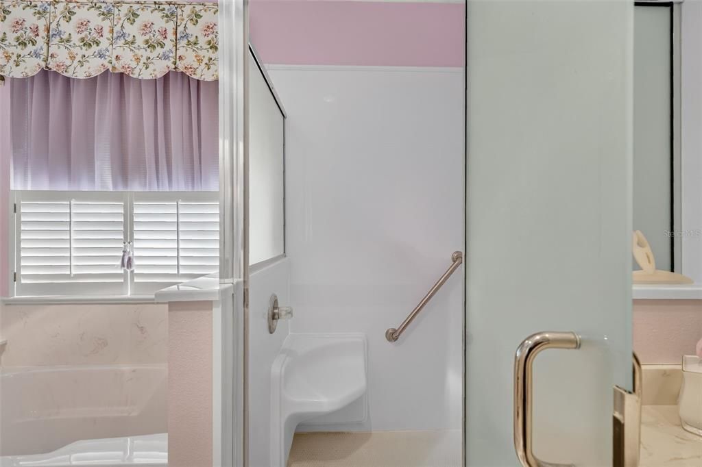 For Sale: $259,000 (2 beds, 2 baths, 1869 Square Feet)