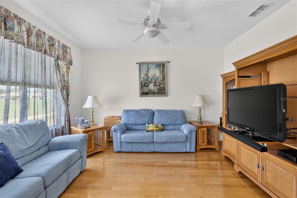 For Sale: $259,000 (2 beds, 2 baths, 1869 Square Feet)