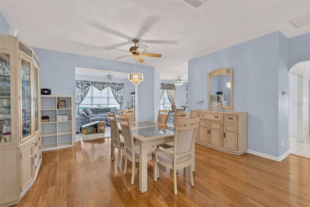 For Sale: $259,000 (2 beds, 2 baths, 1869 Square Feet)