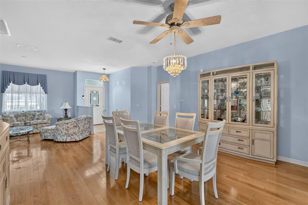 For Sale: $259,000 (2 beds, 2 baths, 1869 Square Feet)