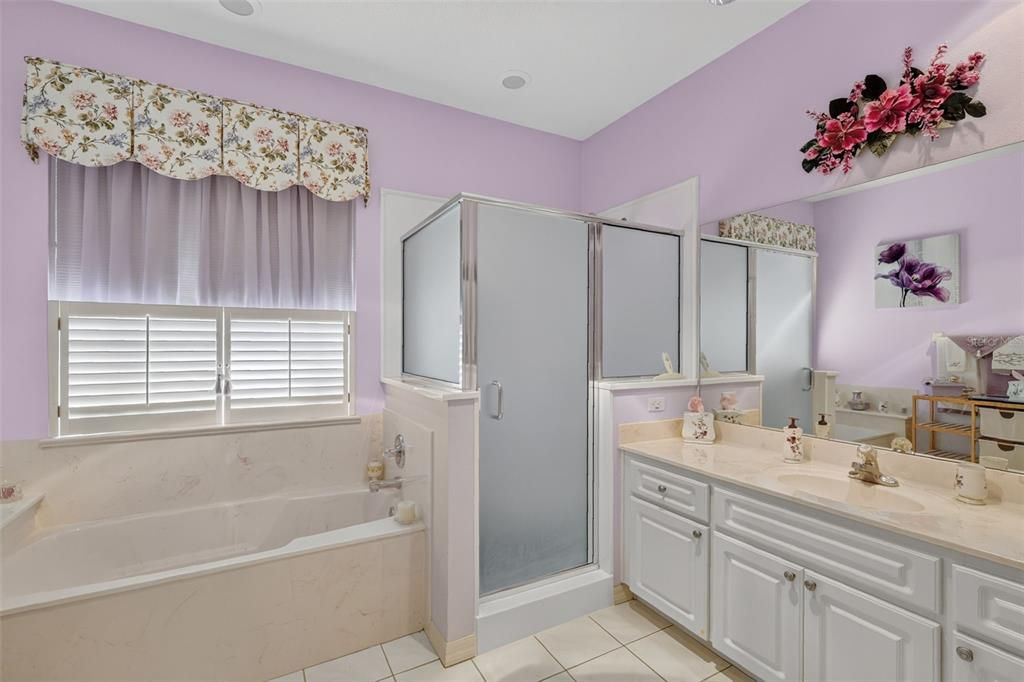 For Sale: $259,000 (2 beds, 2 baths, 1869 Square Feet)