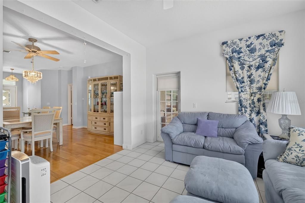 For Sale: $259,000 (2 beds, 2 baths, 1869 Square Feet)