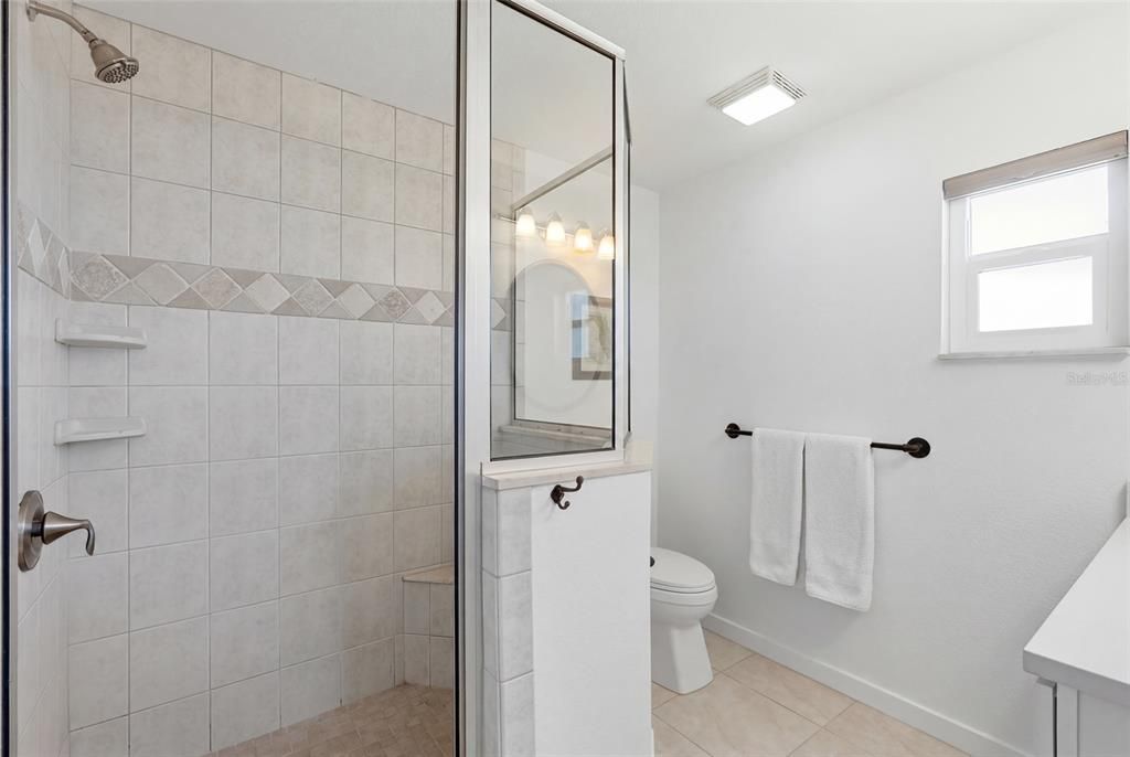 На продажу: $414,990 (2 спален, 2 ванн, 1434 Квадратных фут)