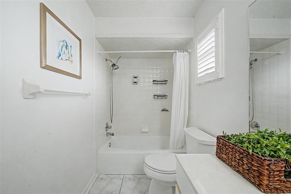 En Venta: $295,000 (3 camas, 2 baños, 1718 Pies cuadrados)