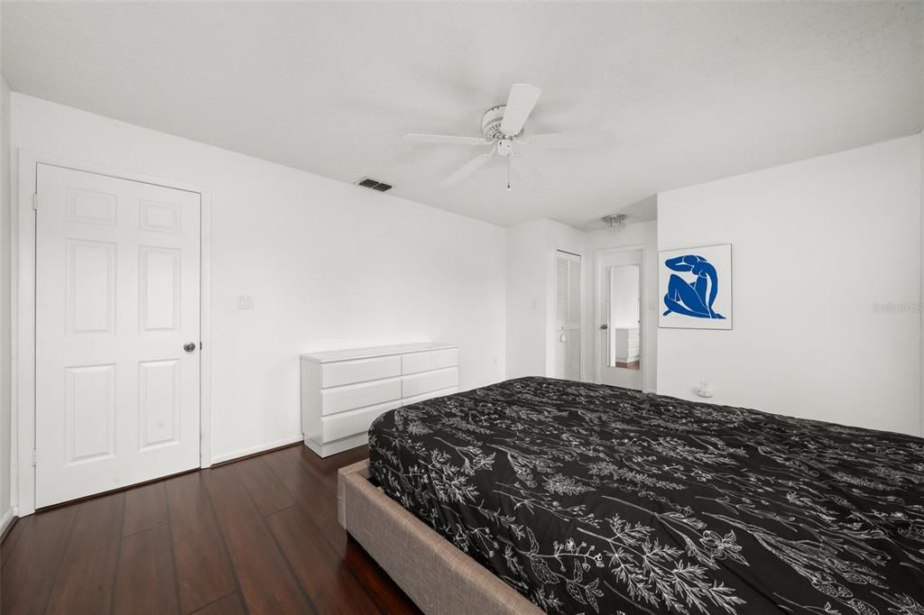 En Venta: $295,000 (3 camas, 2 baños, 1718 Pies cuadrados)