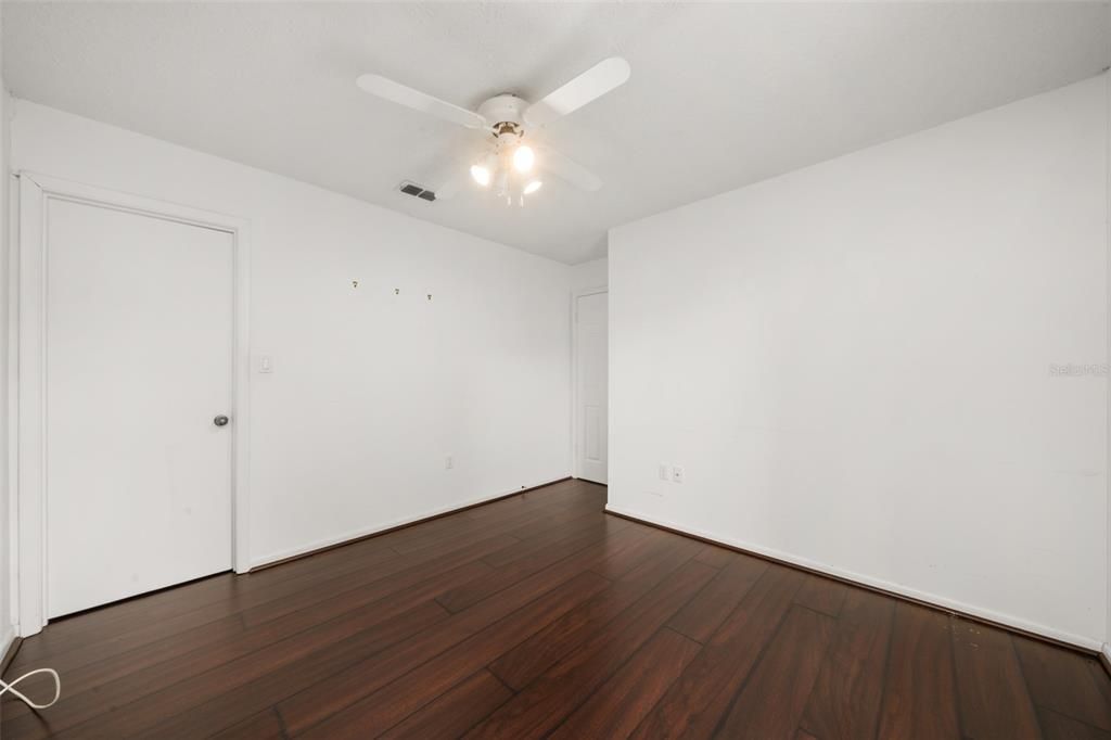 En Venta: $295,000 (3 camas, 2 baños, 1718 Pies cuadrados)