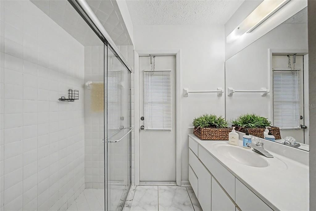 En Venta: $295,000 (3 camas, 2 baños, 1718 Pies cuadrados)
