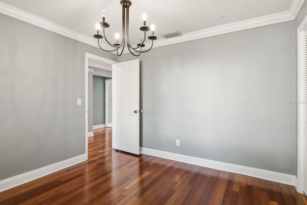 Activo con contrato: $499,900 (4 camas, 2 baños, 2124 Pies cuadrados)
