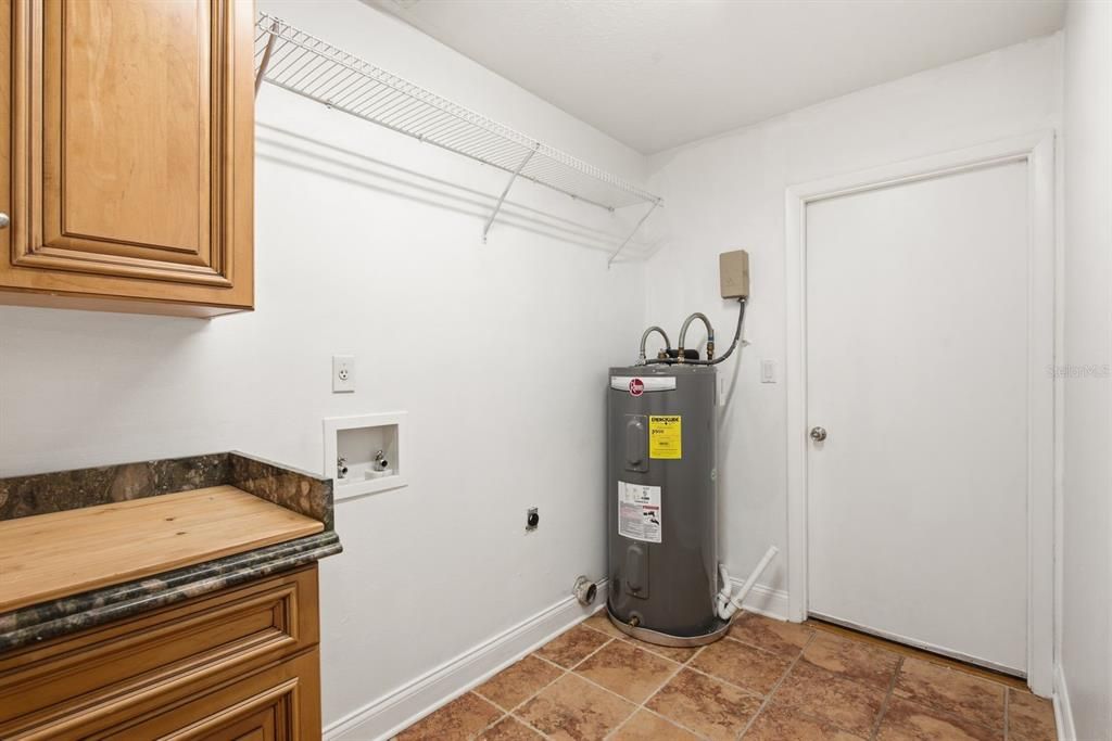Activo con contrato: $499,900 (4 camas, 2 baños, 2124 Pies cuadrados)