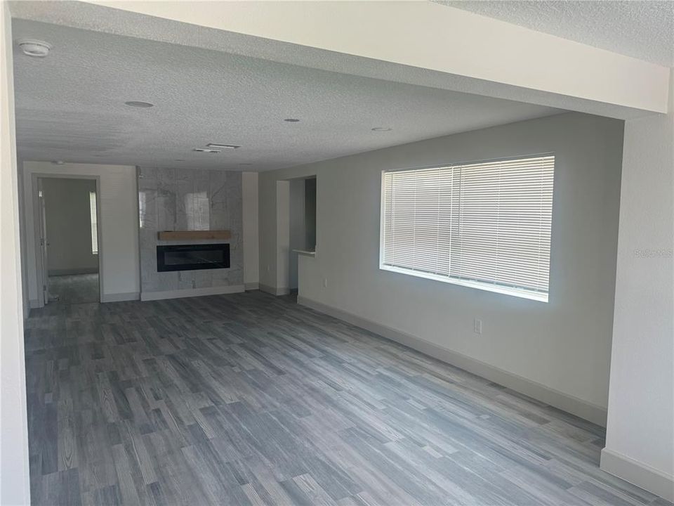 В аренду: $2,495 (3 спален, 3 ванн, 1666 Квадратных фут)