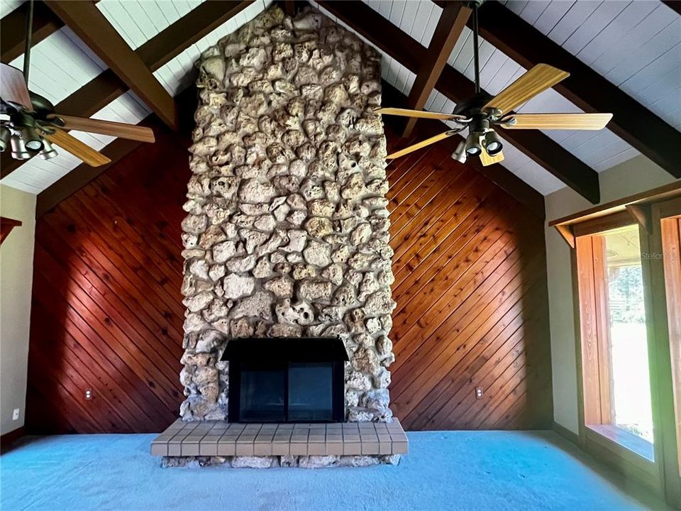 En Venta: $650,000 (3 camas, 2 baños, 2517 Pies cuadrados)