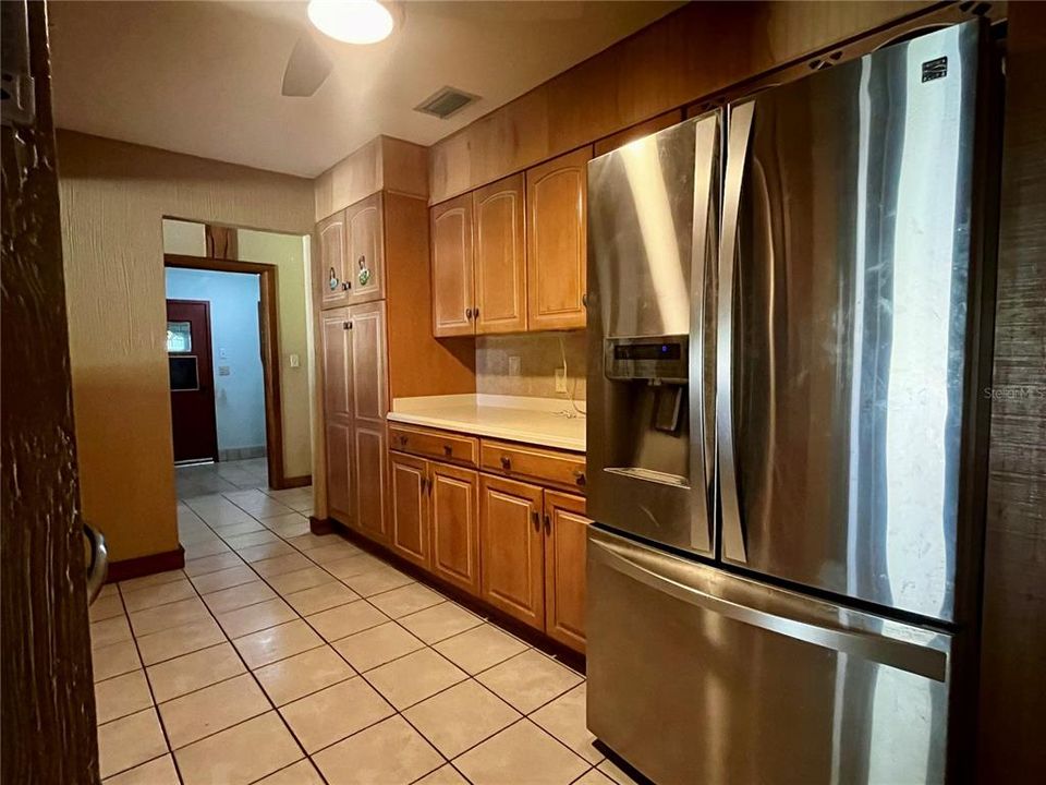 En Venta: $650,000 (3 camas, 2 baños, 2517 Pies cuadrados)