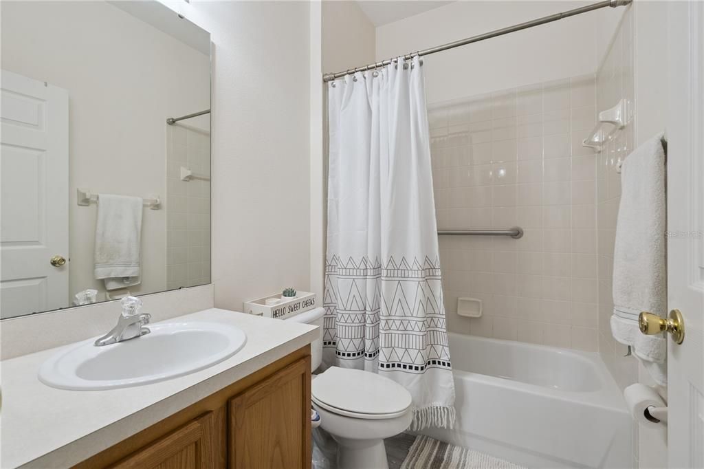 Active With Contract: $335,000 (3 beds, 2 baths, 1332 Square Feet)
