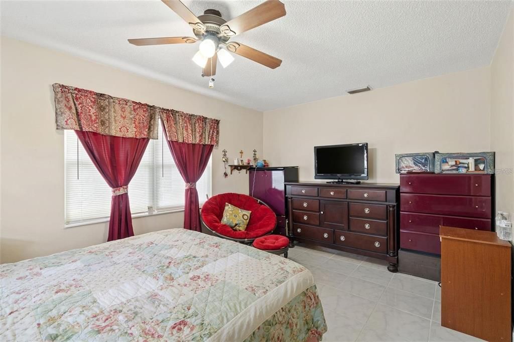 For Sale: $338,000 (3 beds, 2 baths, 1360 Square Feet)