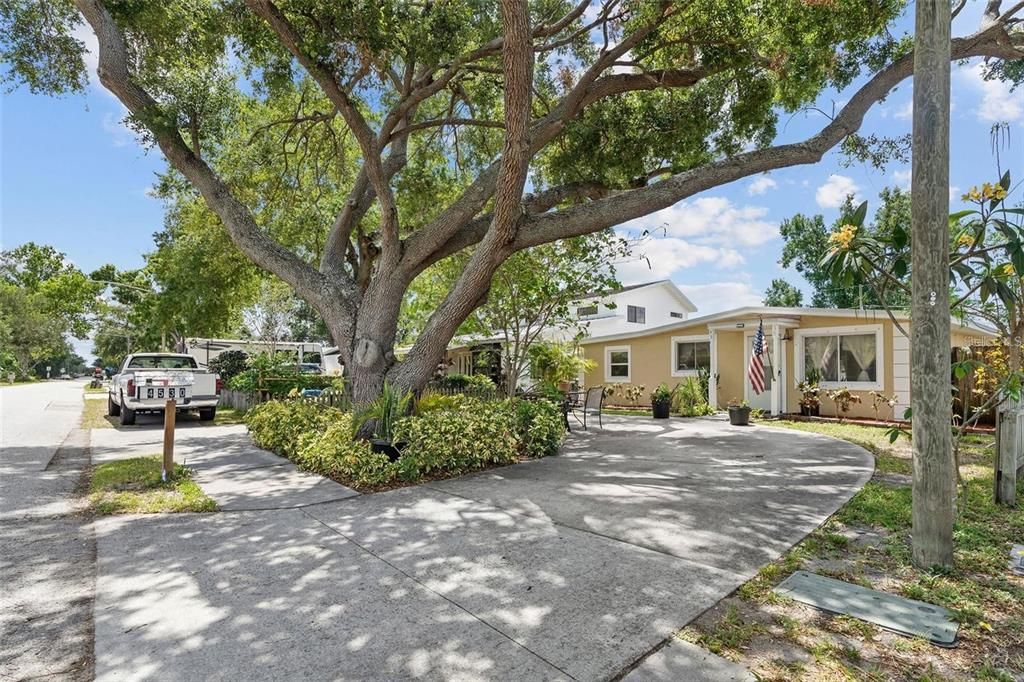 For Sale: $338,000 (3 beds, 2 baths, 1360 Square Feet)