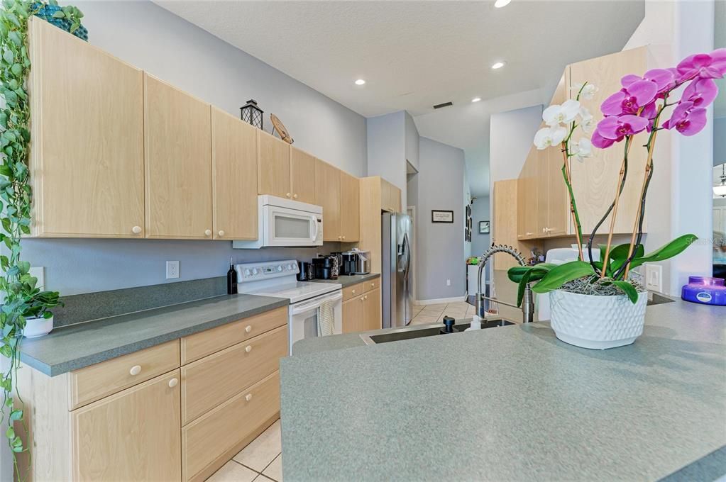 For Sale: $449,900 (3 beds, 2 baths, 1953 Square Feet)