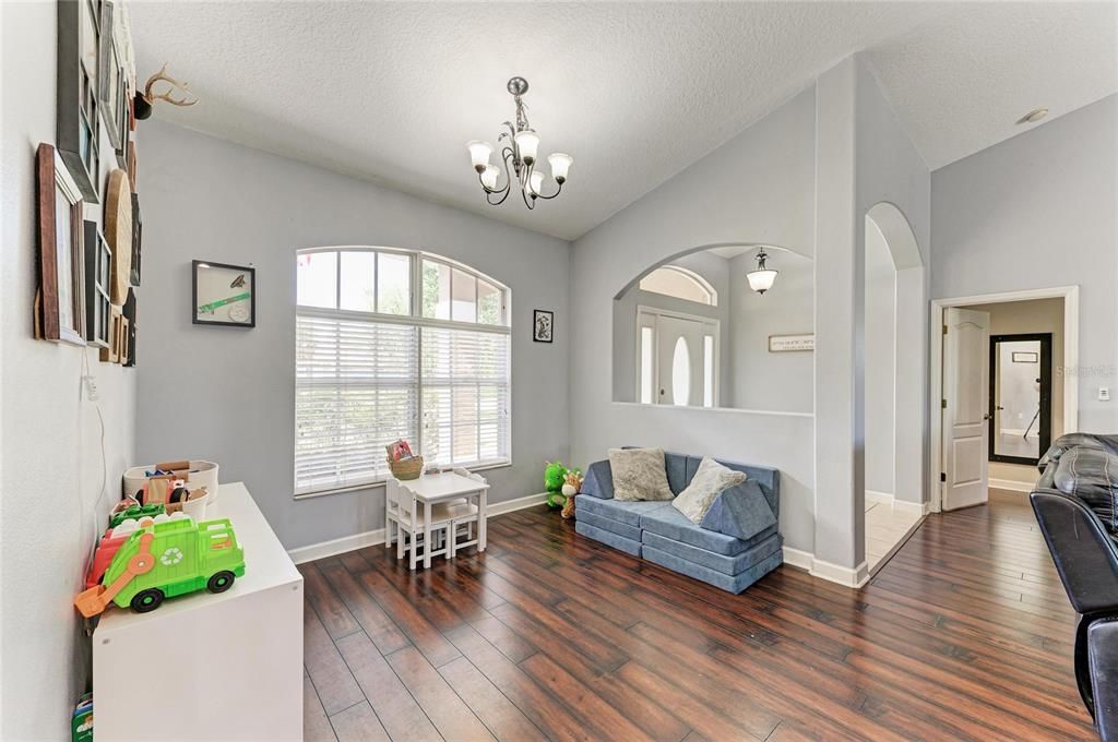 For Sale: $449,900 (3 beds, 2 baths, 1953 Square Feet)