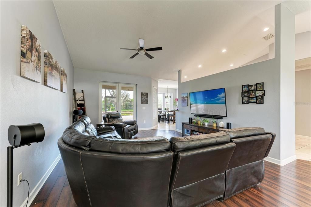 For Sale: $449,900 (3 beds, 2 baths, 1953 Square Feet)
