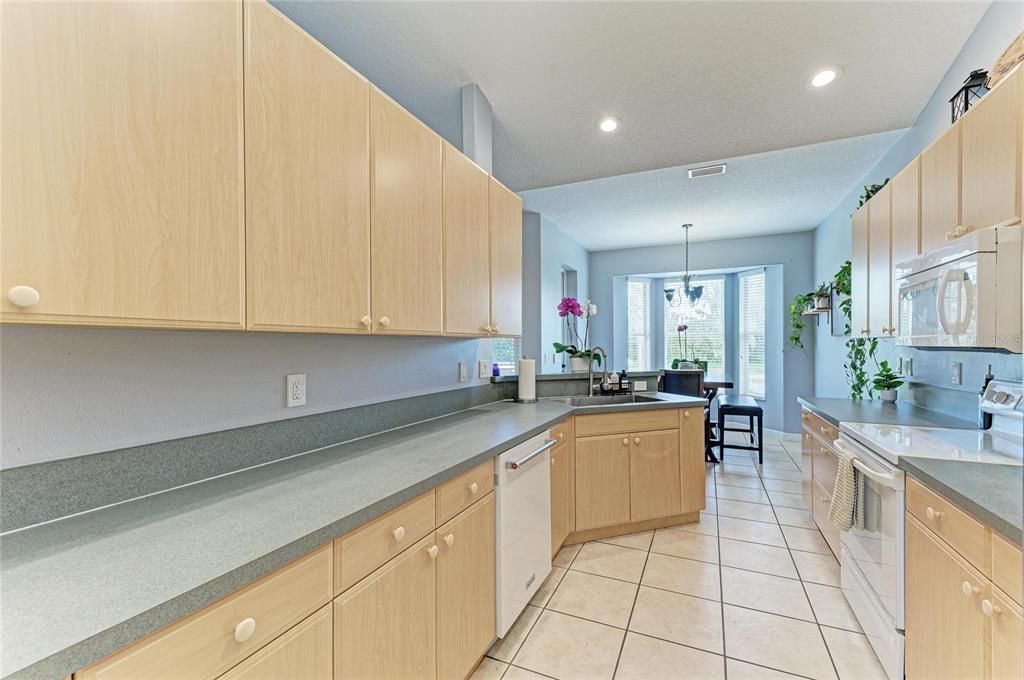 For Sale: $449,900 (3 beds, 2 baths, 1953 Square Feet)
