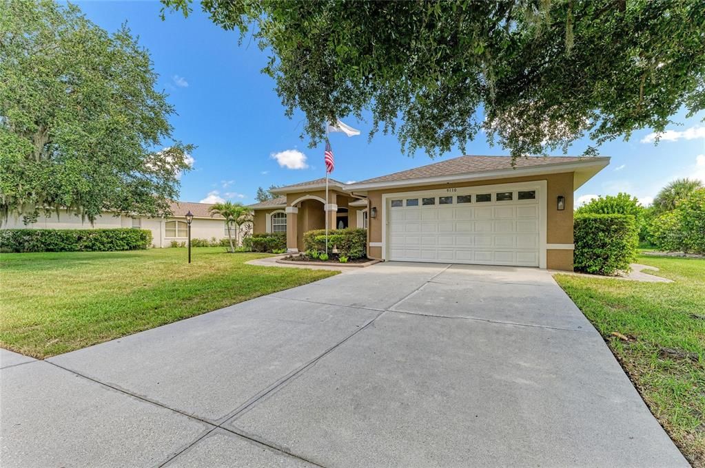 For Sale: $449,900 (3 beds, 2 baths, 1953 Square Feet)