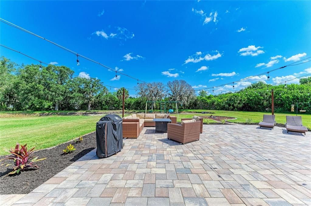 For Sale: $449,900 (3 beds, 2 baths, 1953 Square Feet)