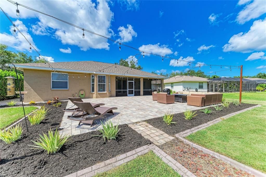 For Sale: $449,900 (3 beds, 2 baths, 1953 Square Feet)