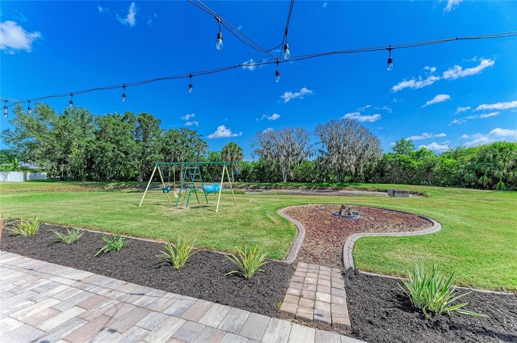 For Sale: $449,900 (3 beds, 2 baths, 1953 Square Feet)