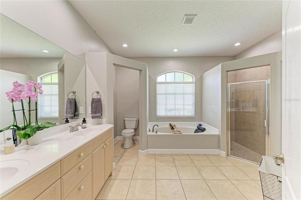 For Sale: $449,900 (3 beds, 2 baths, 1953 Square Feet)