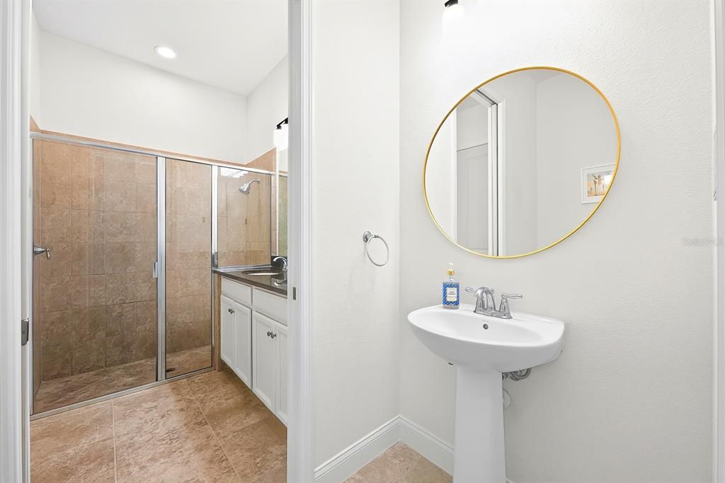 For Sale: $350,000 (4 beds, 3 baths, 1960 Square Feet)