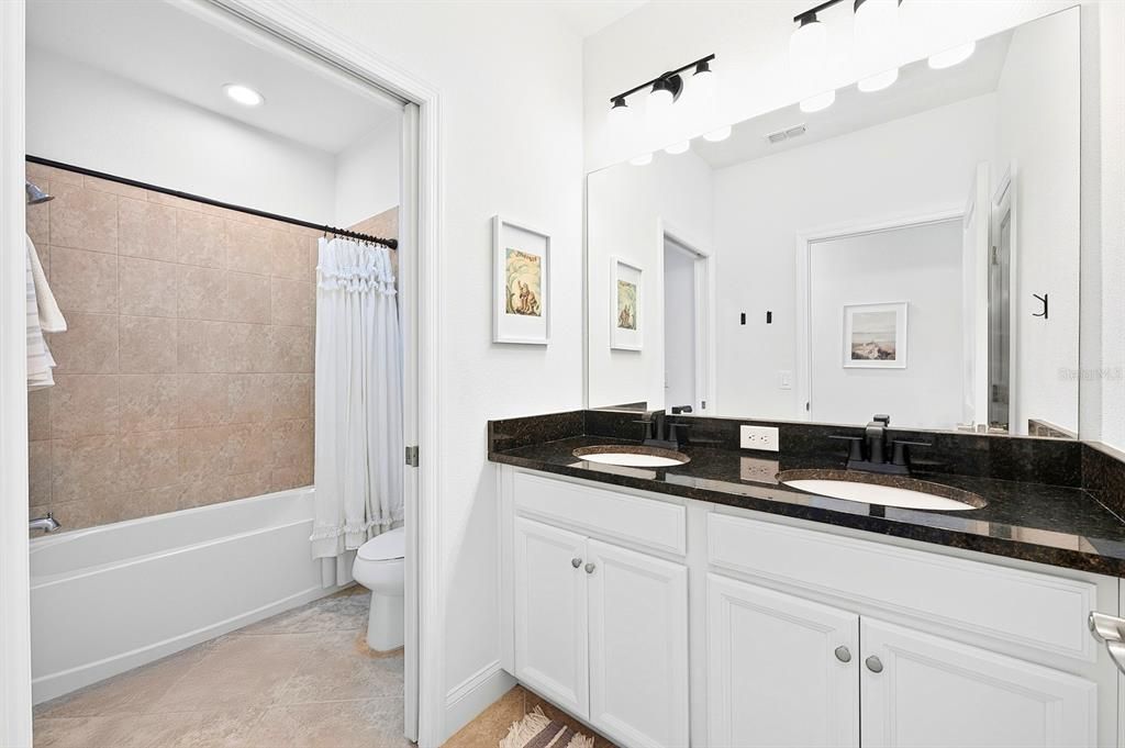 For Sale: $350,000 (4 beds, 3 baths, 1960 Square Feet)