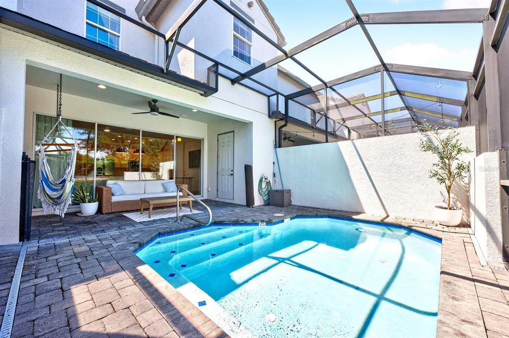 For Sale: $350,000 (4 beds, 3 baths, 1960 Square Feet)