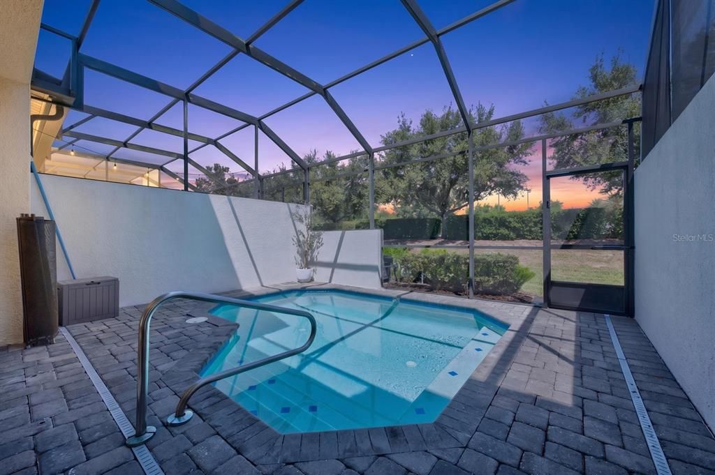 For Sale: $350,000 (4 beds, 3 baths, 1960 Square Feet)