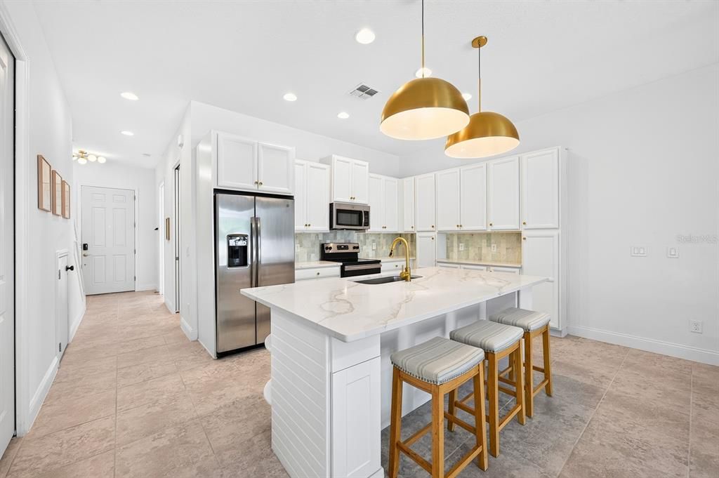 For Sale: $350,000 (4 beds, 3 baths, 1960 Square Feet)